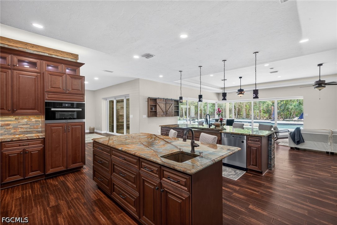 15860  Glendale Lane