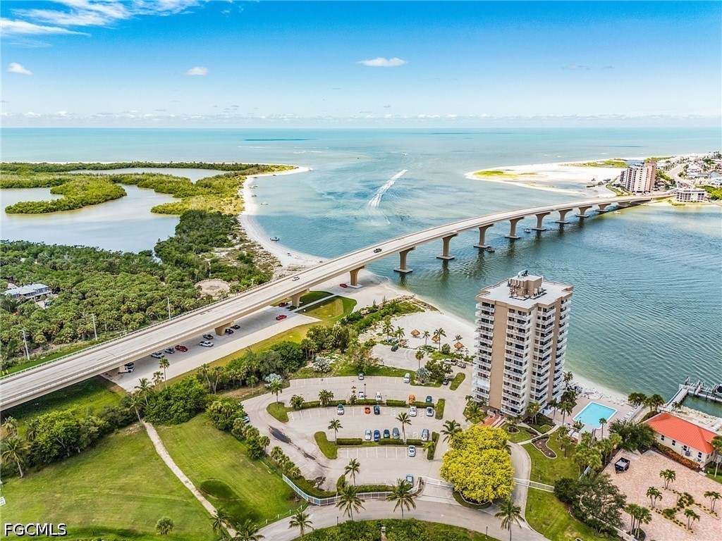 8701 Estero Boulevard, Apt 907
