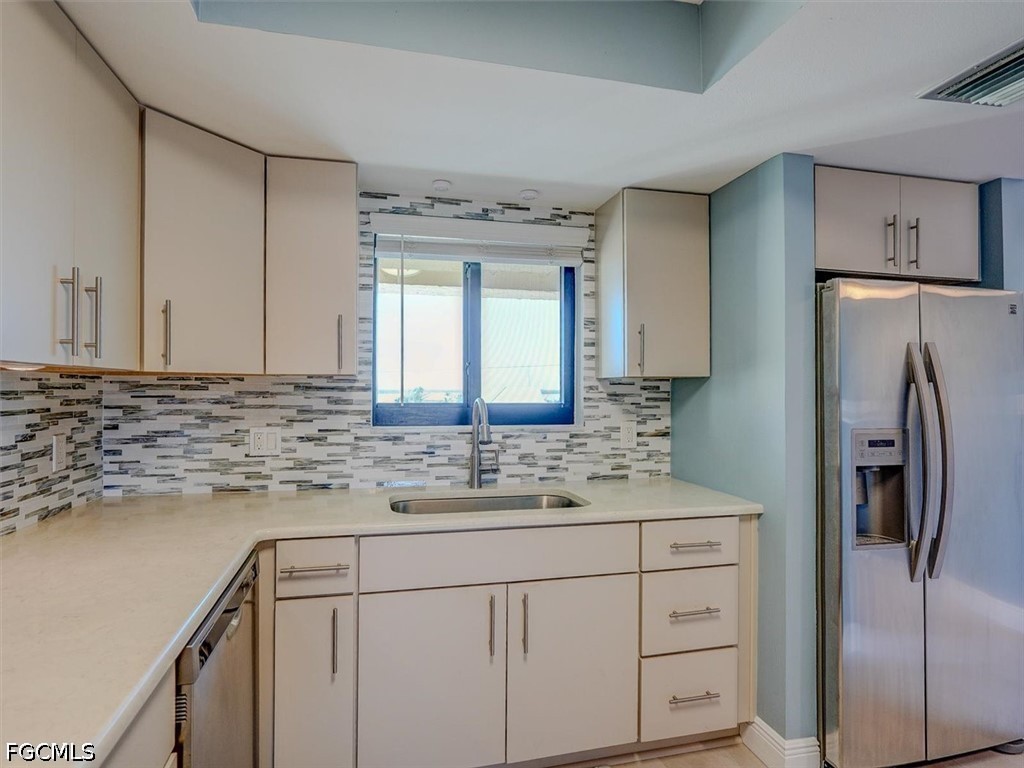 6100  Estero Boulevard, Apt 5D