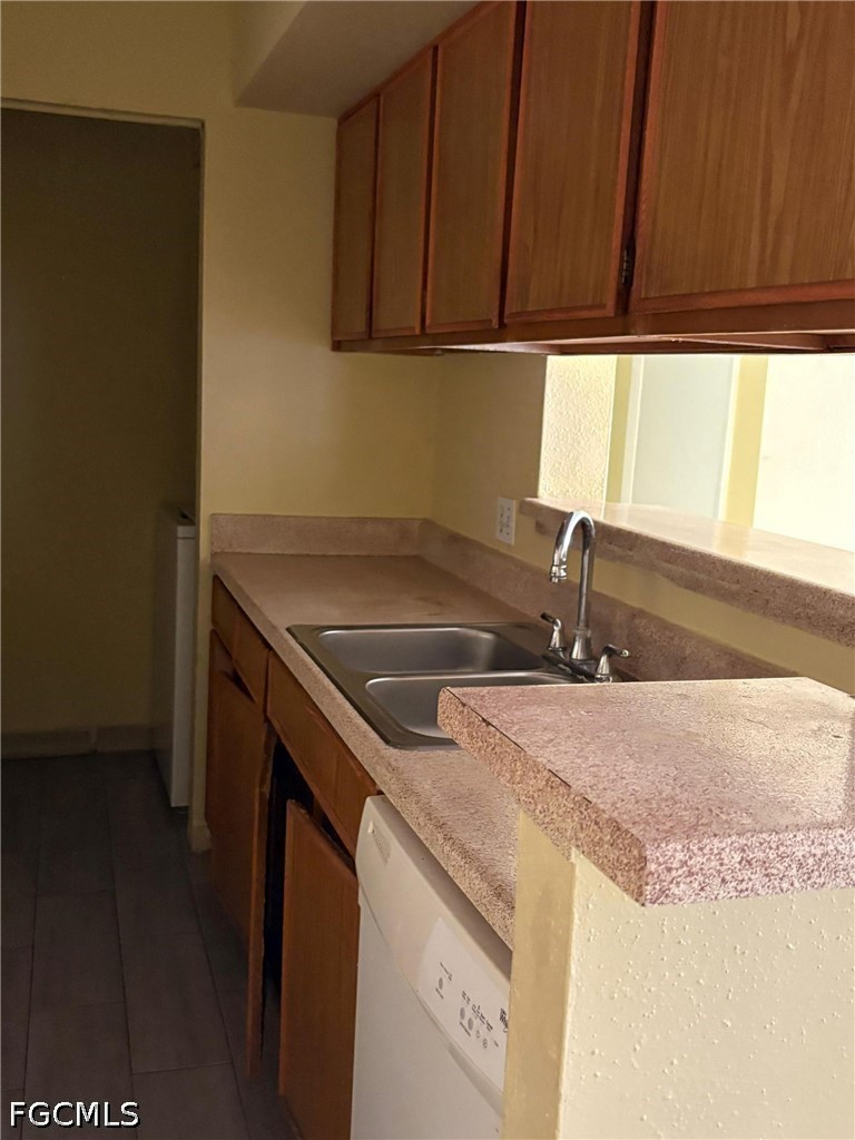 2865  Winkler Avenue, Apt 411