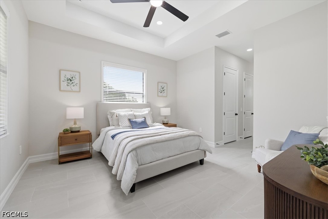 810  Sentinela Boulevard