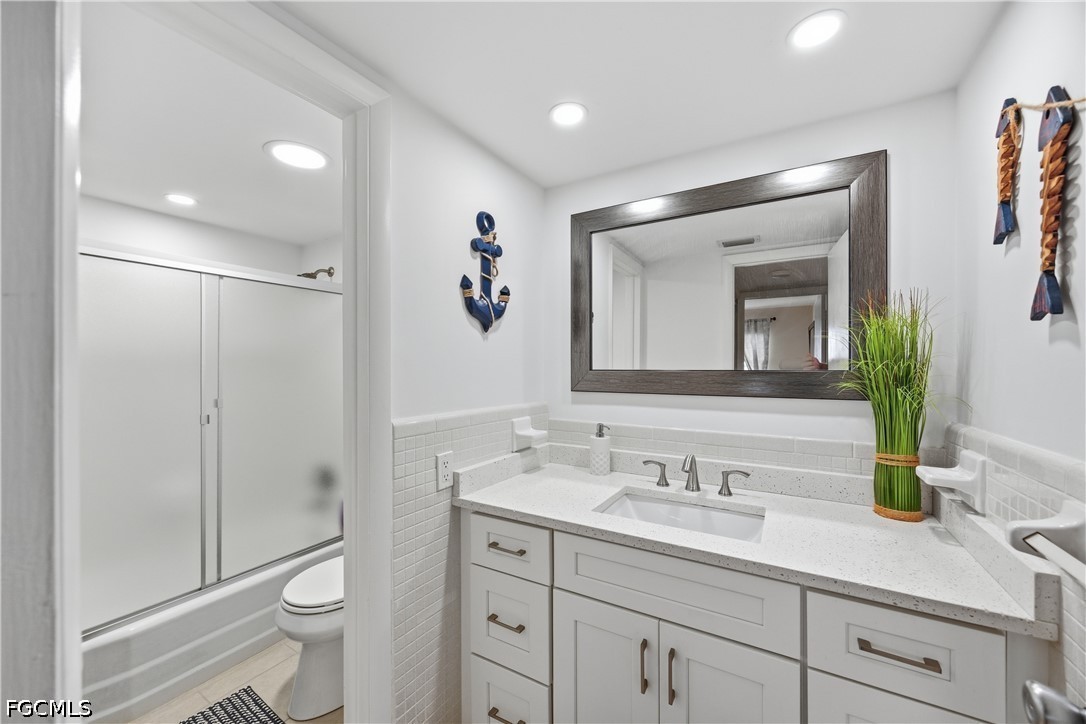 1900  Clifford Street, Apt 301