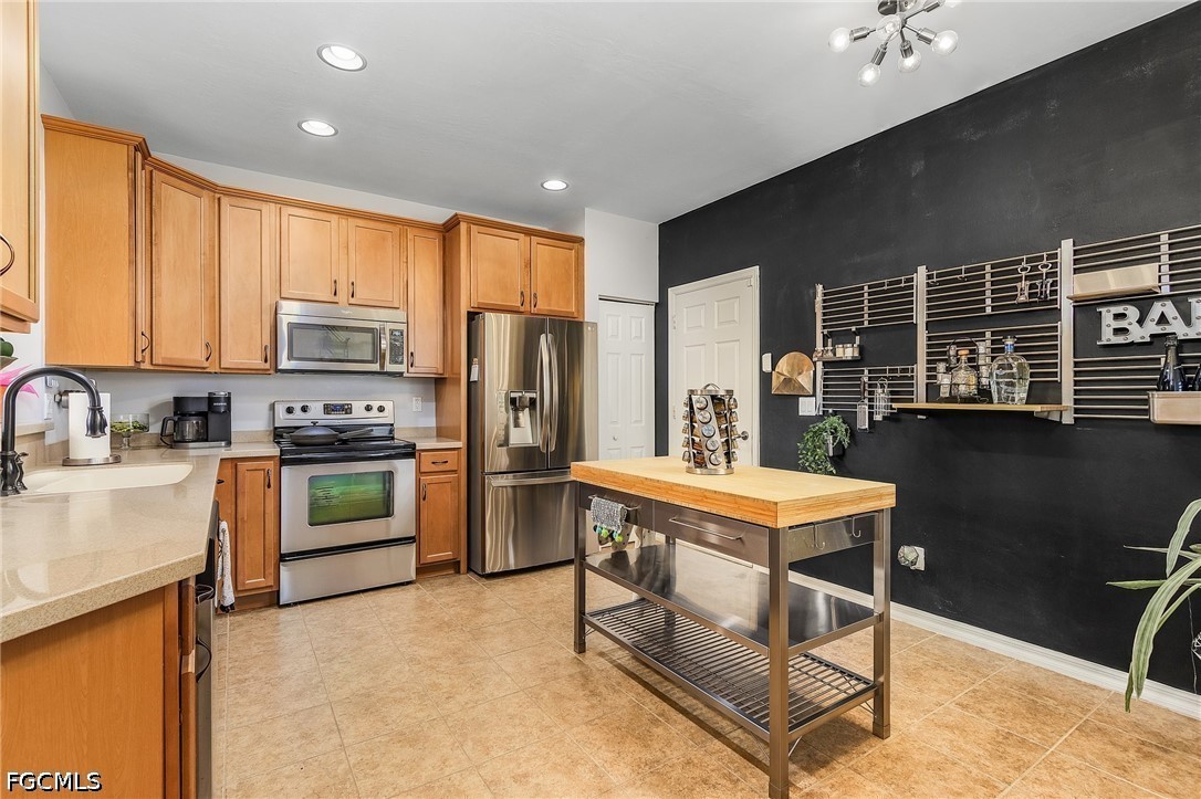 2427  Laurentina Lane
