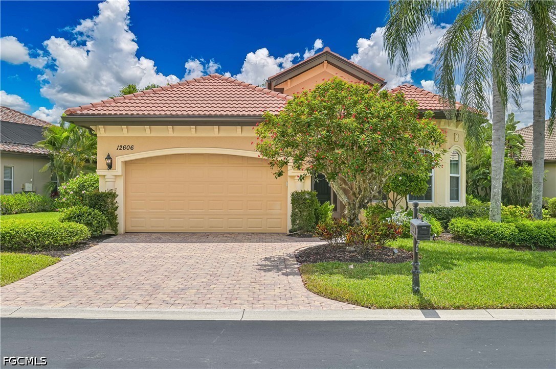 12606 Grandezza Circle