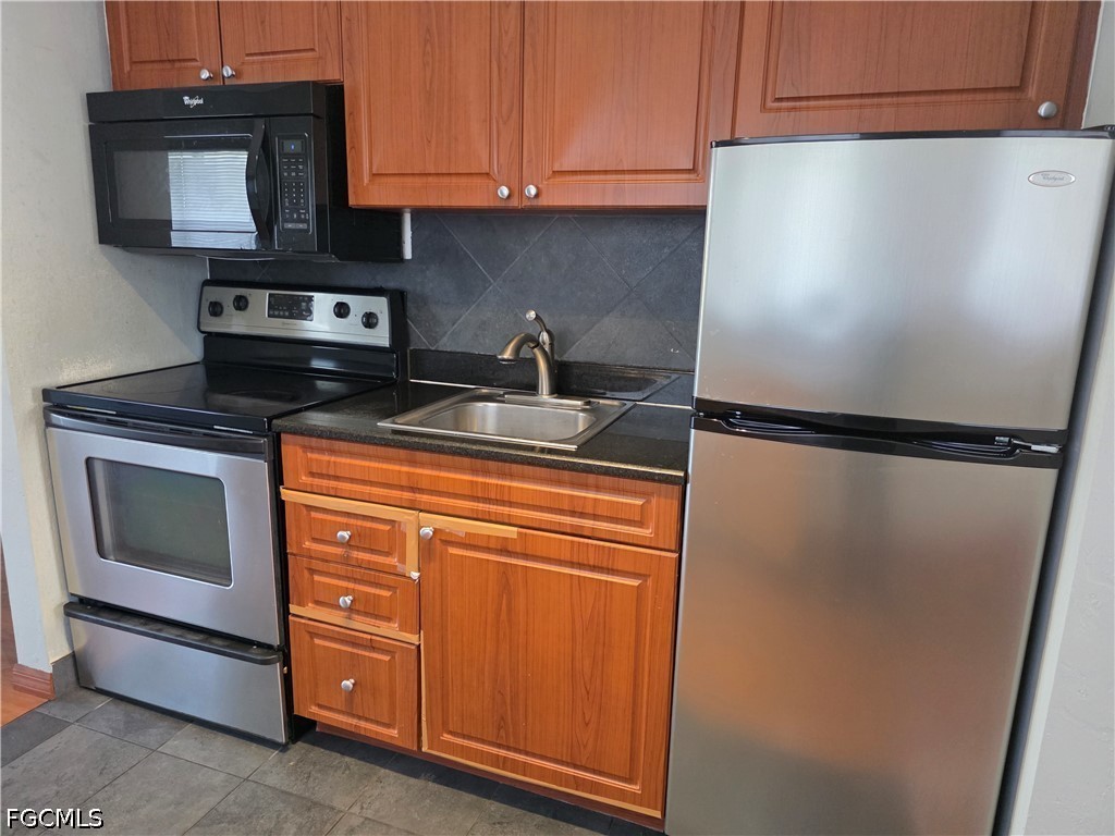 8162 Country Road, Apt 205