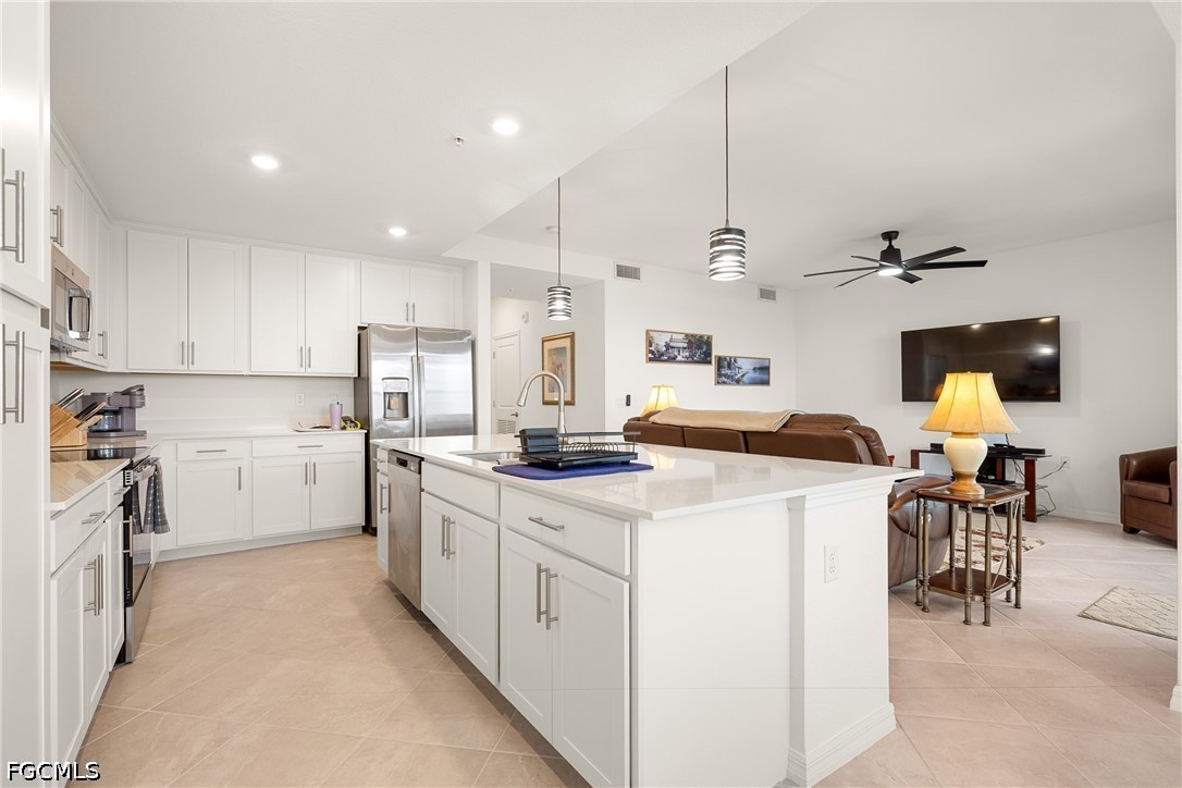 15275 Green Acres Avenue, Apt 332