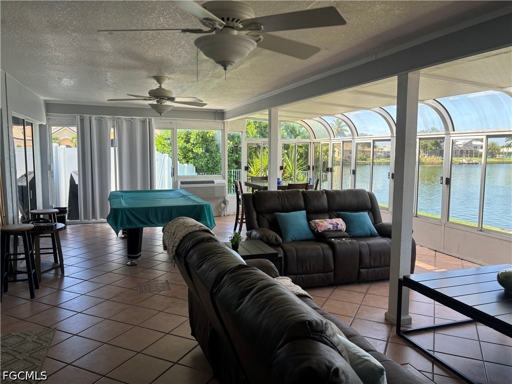 22 SE 10th Avenue