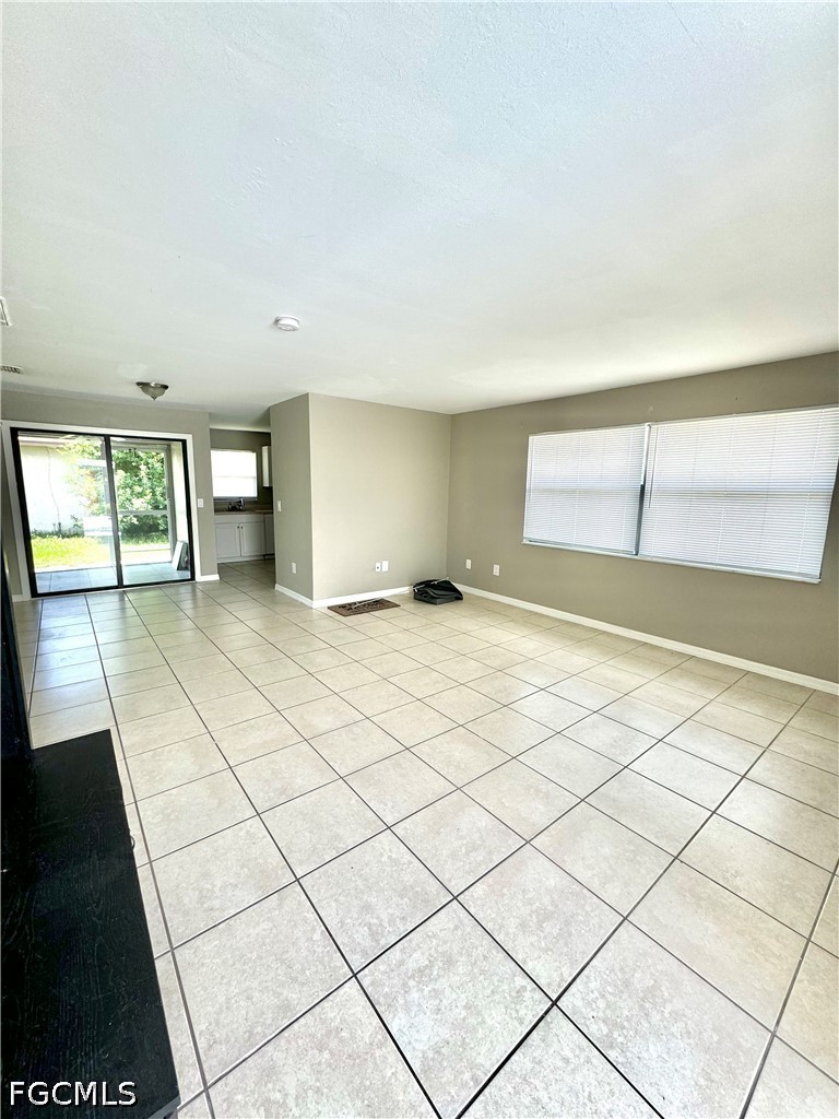 129 SE 23rd Place, Apt -Unit 2