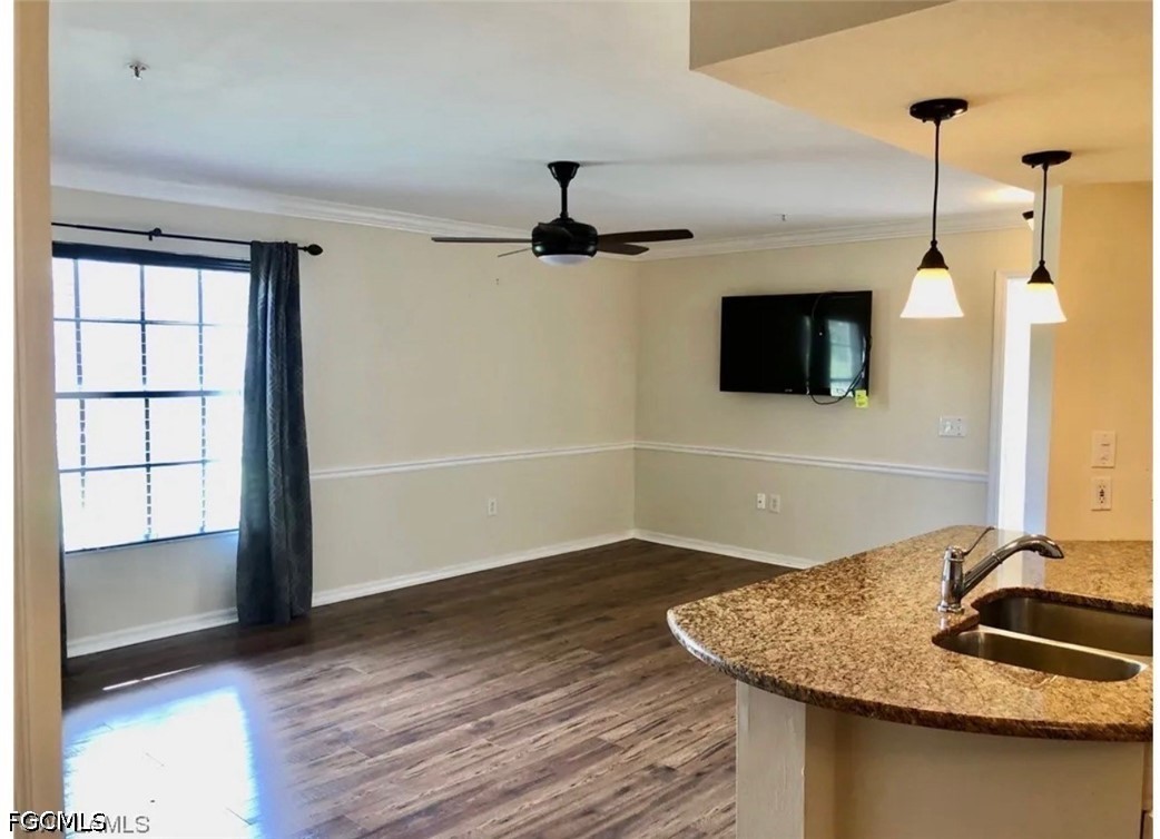 1775  FOUR MILE COVE Parkway, Apt 1212
