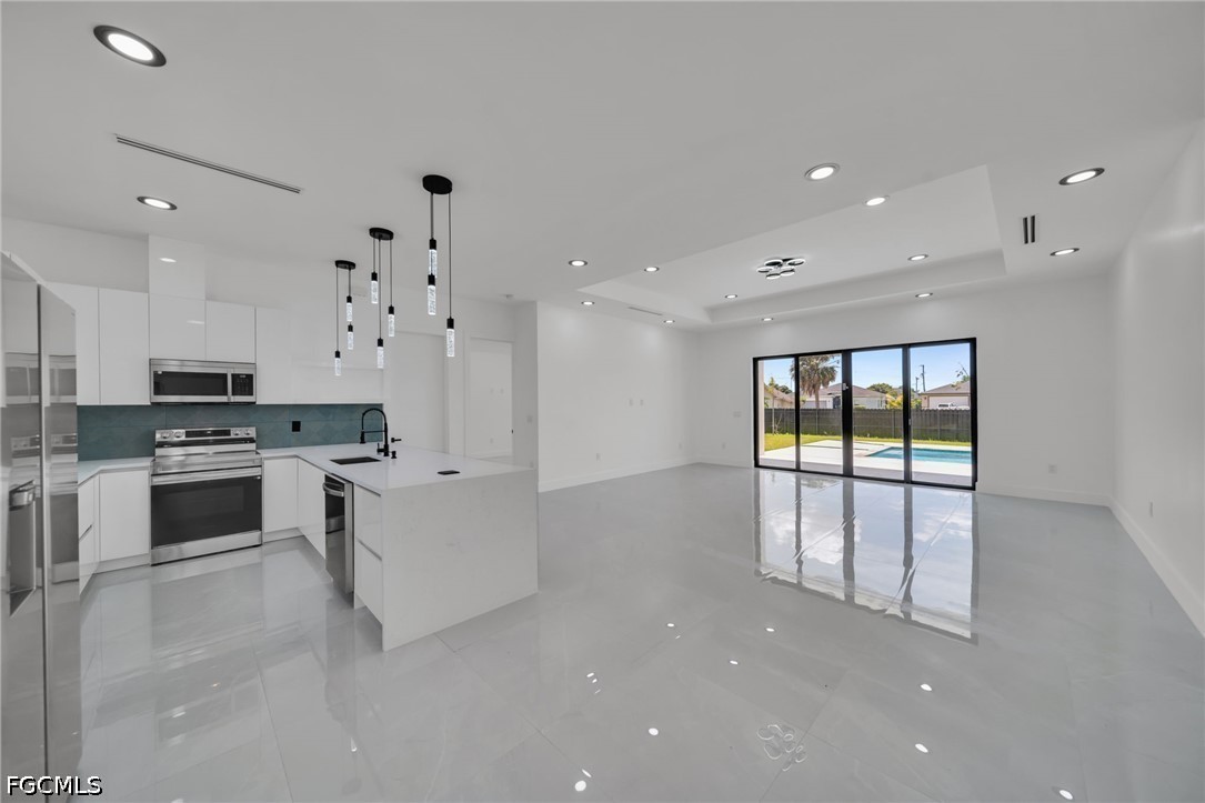 818 NE 10th Street