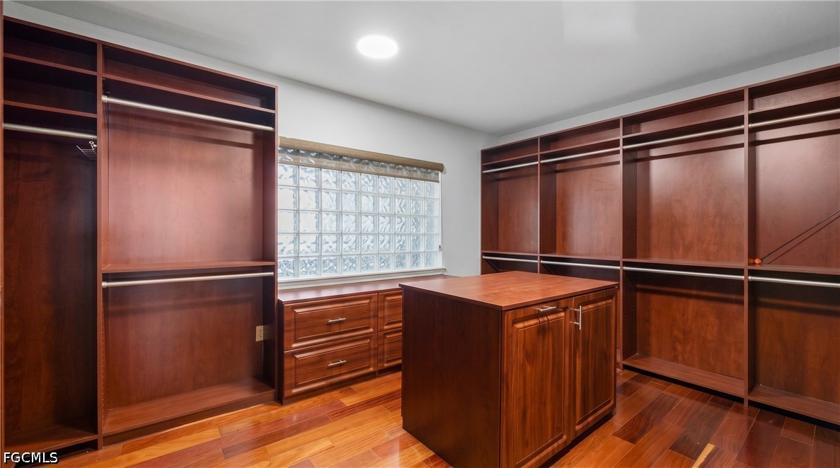 1920  Virginia Avenue, Apt 902