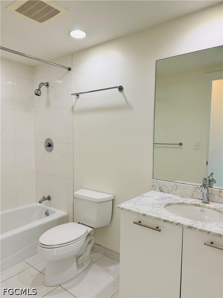 3000 Oasis Grand Boulevard, Apt 903