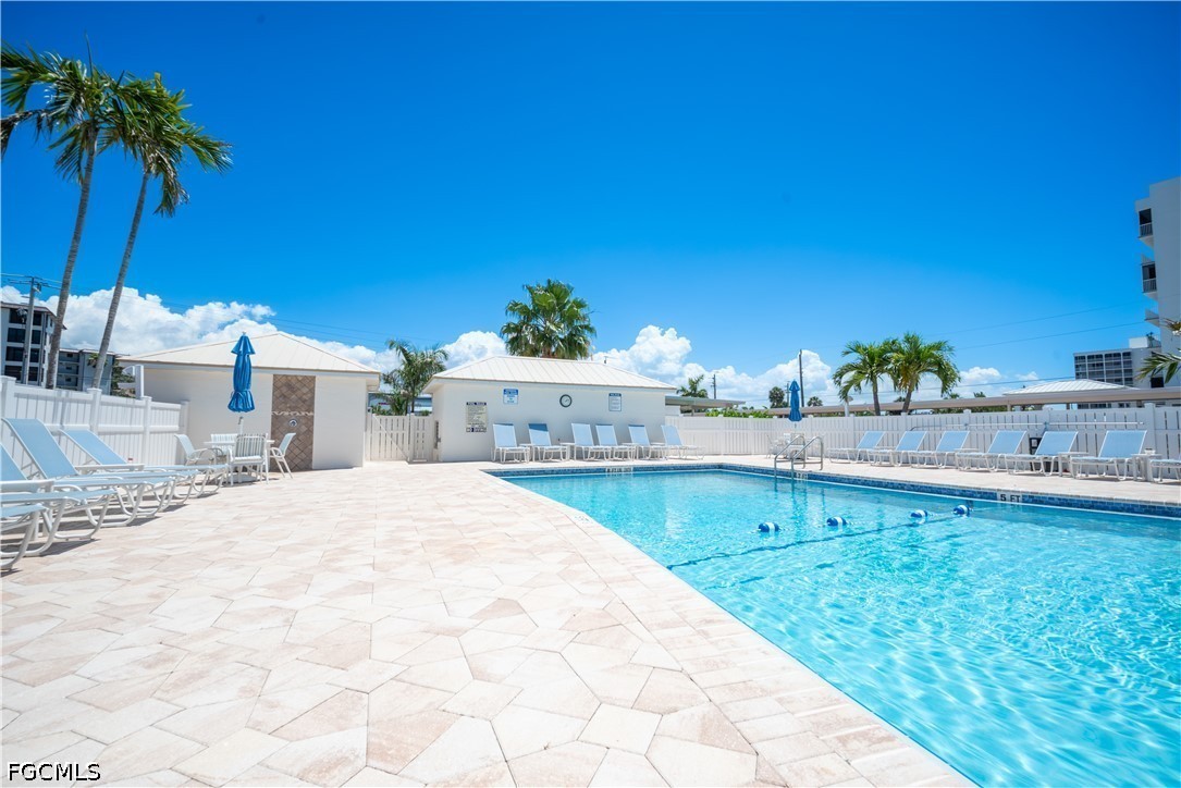 6900 Estero Boulevard, Apt 401