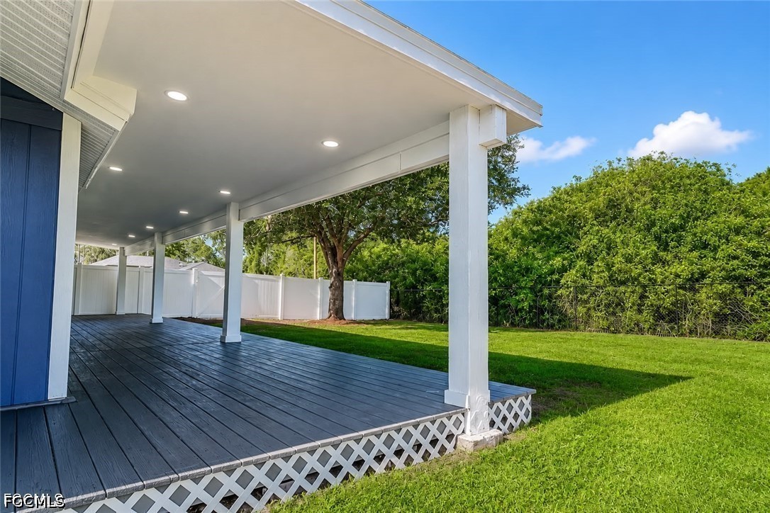 2801  Flora Avenue