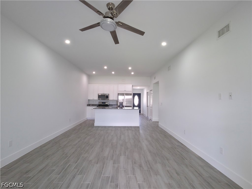 2907 SW Santa Barbara Place