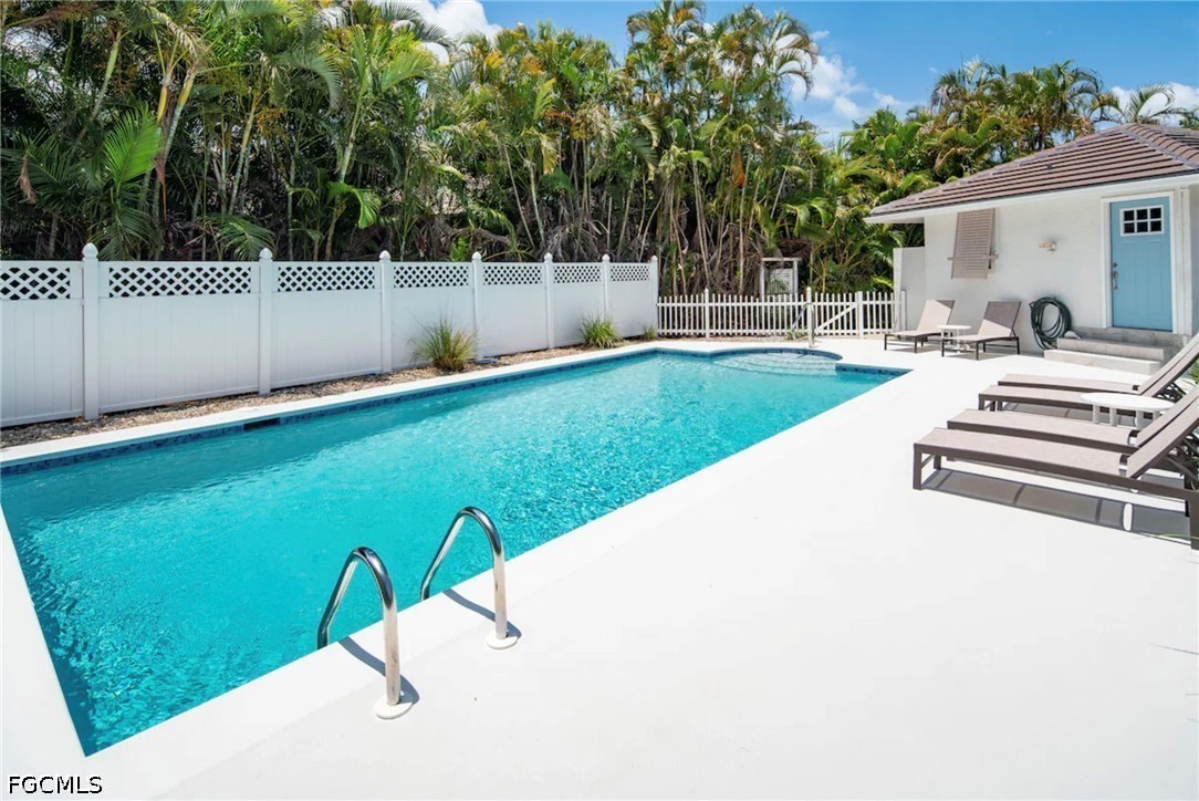 920 E Inlet Drive
