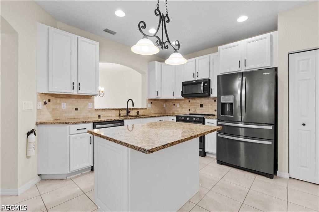 2448 Laurentina Lane