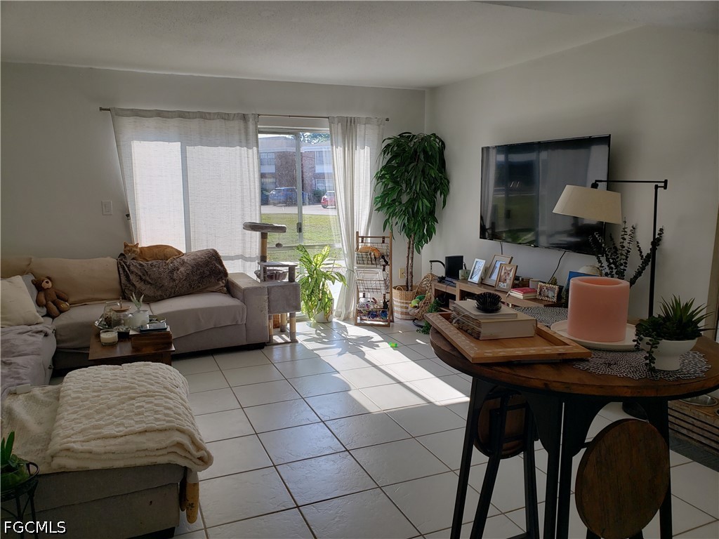 864 Courtington Lane, Apt 1
