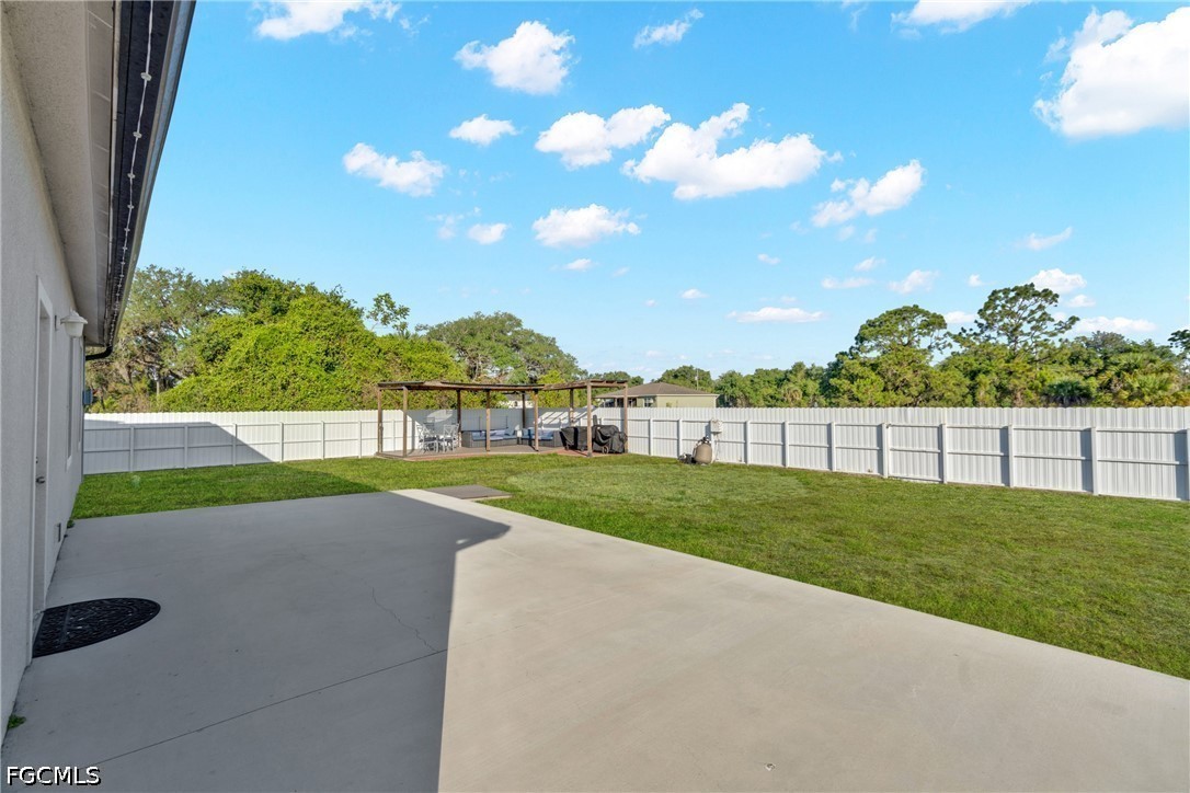 1086 W Leader Court