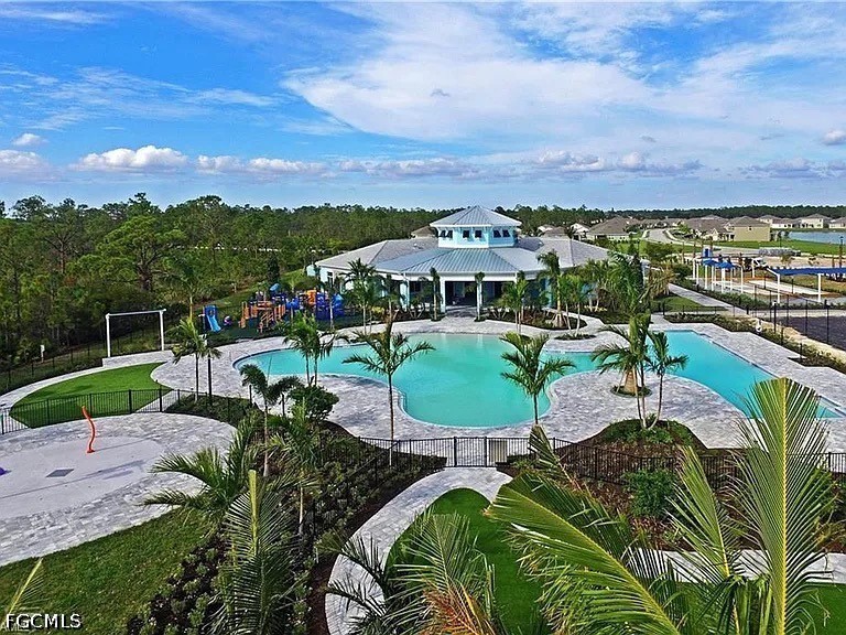 2739  Merida Lane