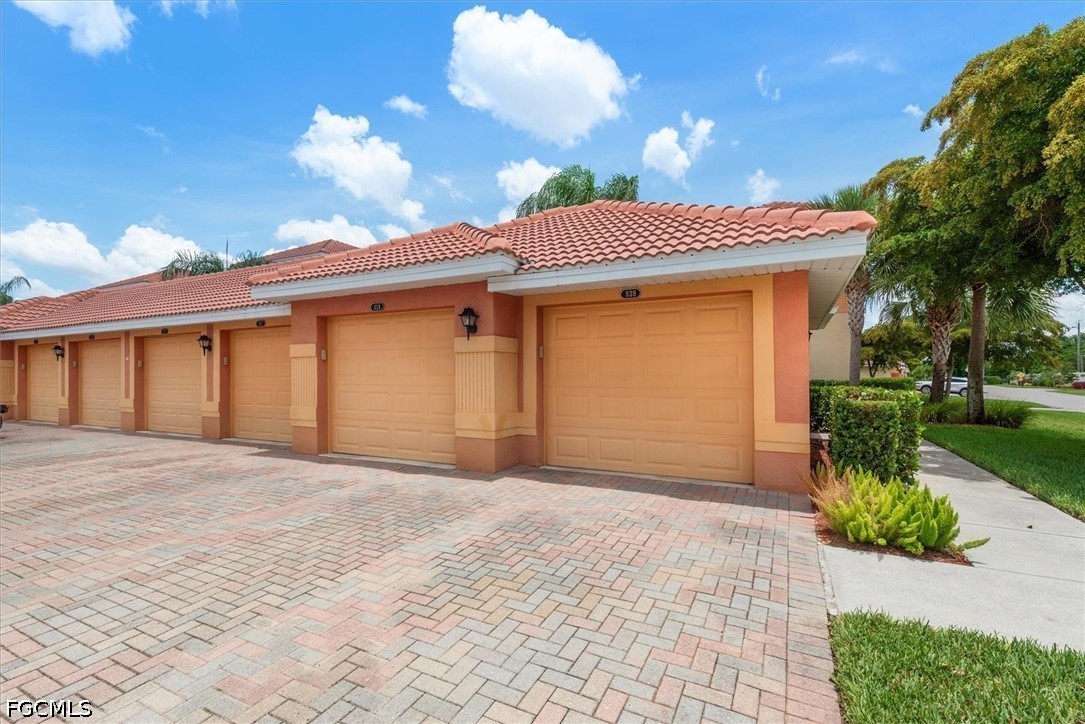 13750 Julias Way, Apt 528