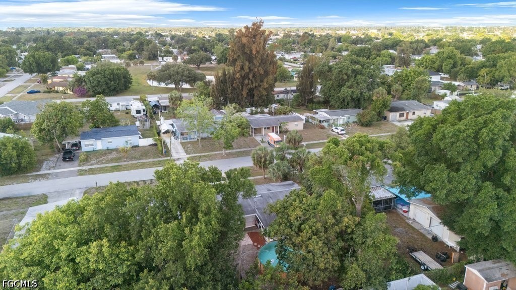 912  Hibiscus Lane