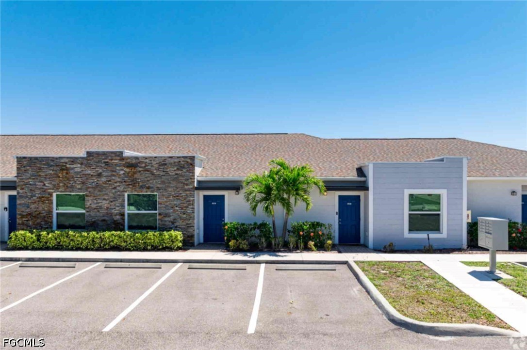 3325 SW 8th Place, Apt 106