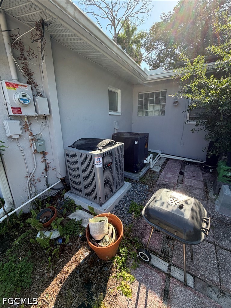 1873  Winkler Avenue