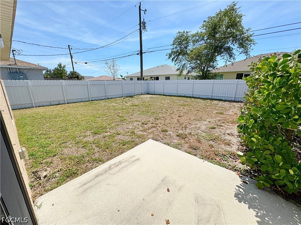 1022 NE 8th Place