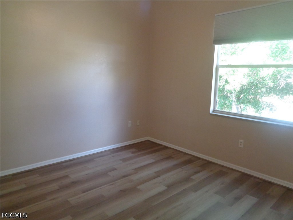 2463  Nature Pointe Loop