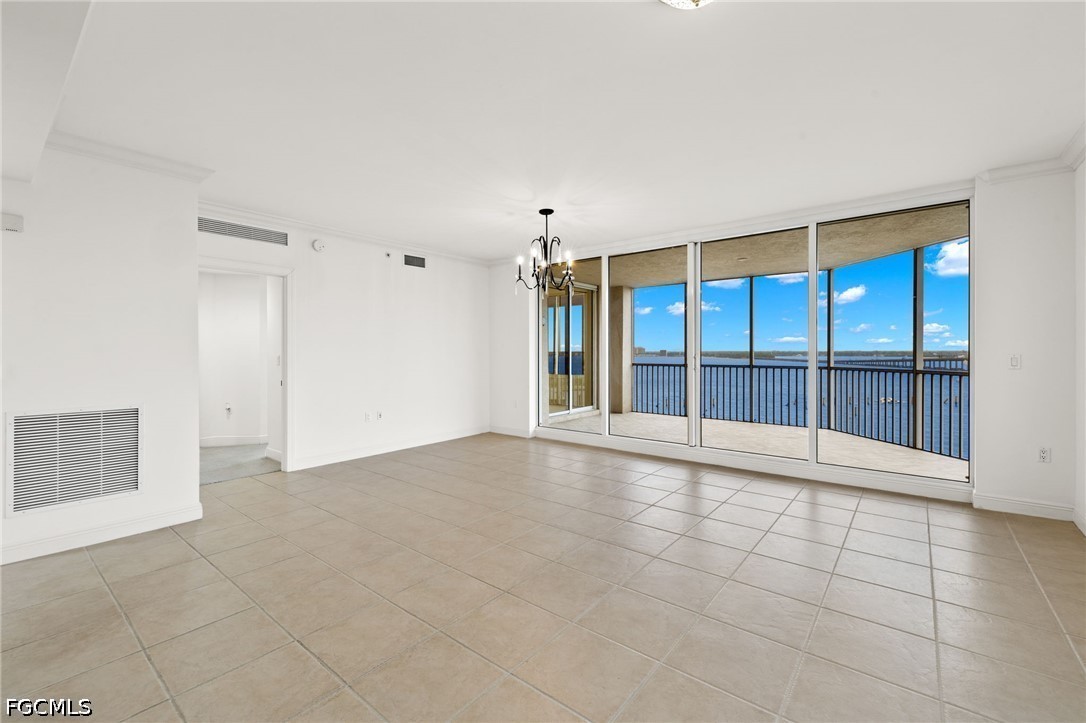 2090 W First Street, Apt 810