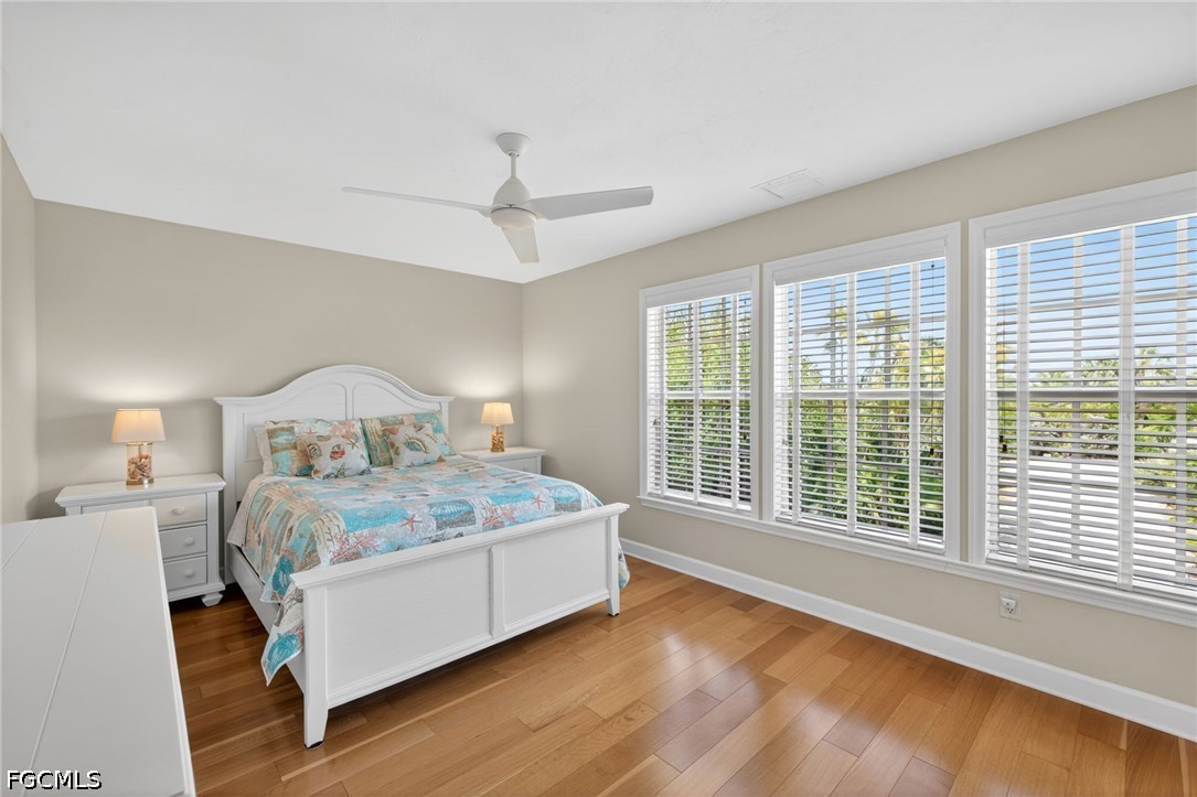 928  Pepper Tree Place