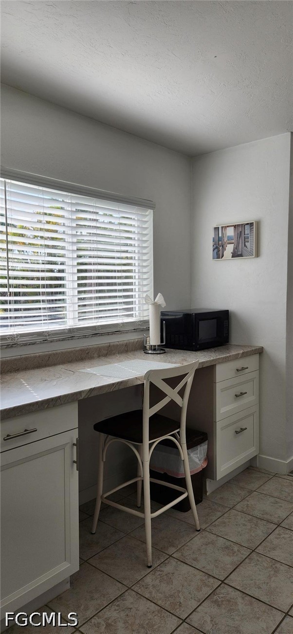 8148  Country Road, Apt 101