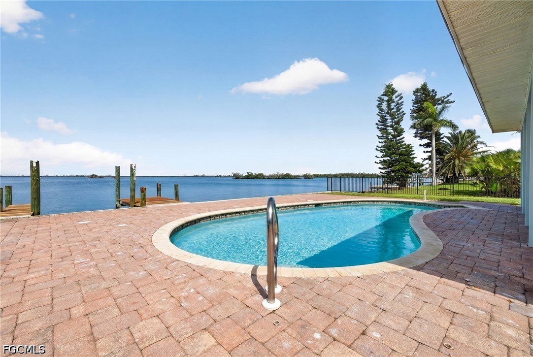 3 Bayview Boulevard