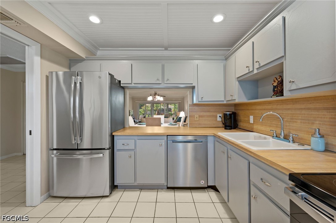 38 Glades Boulevard, Apt 1