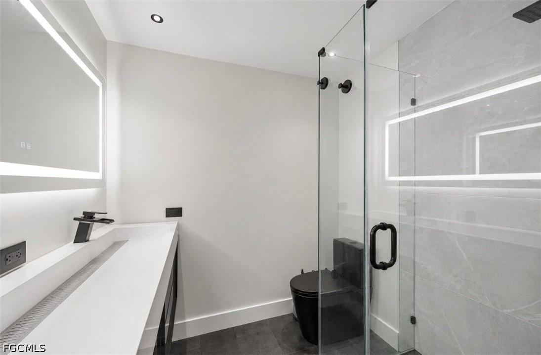 18010 San Carlos Boulevard, Apt 33