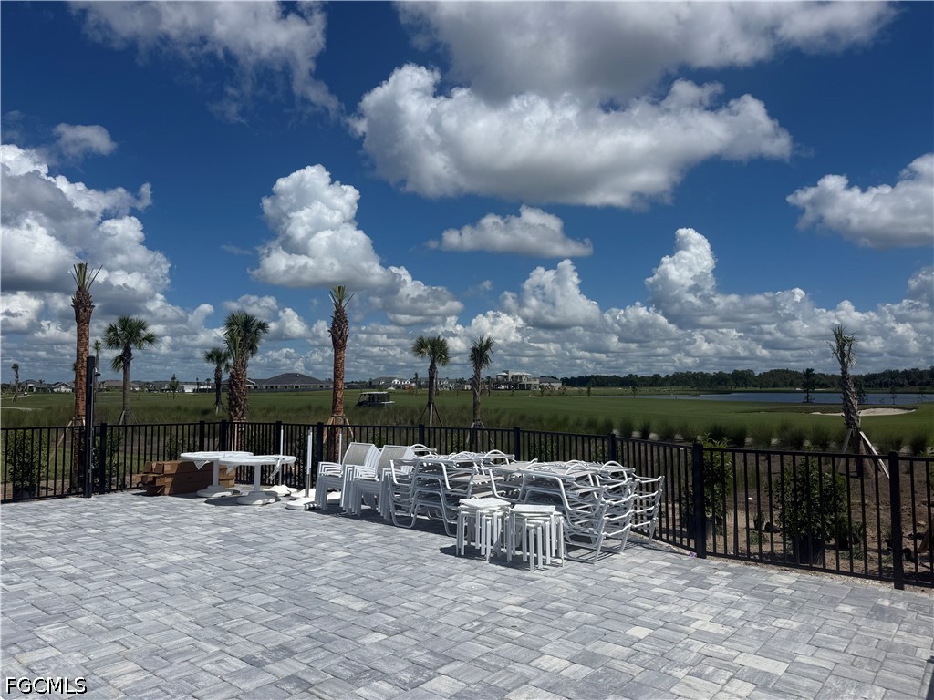 15285 Green Acres Avenue, Apt 425