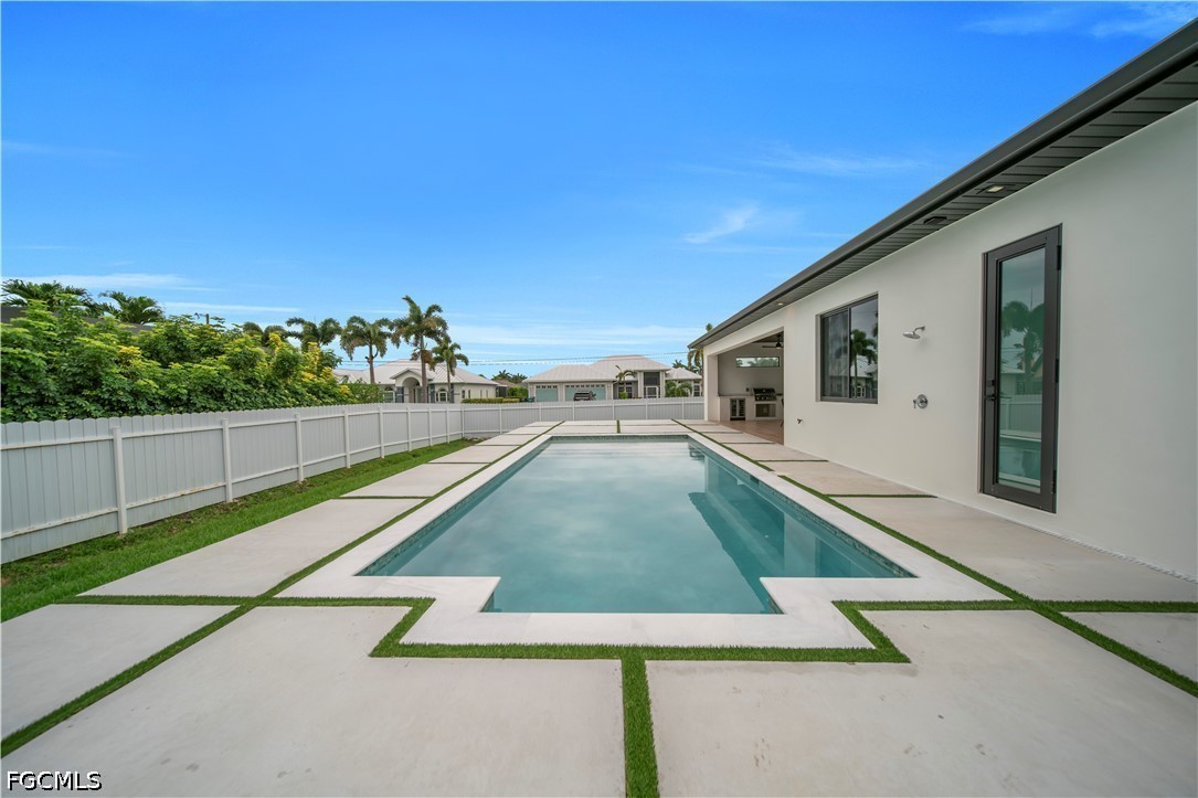 2726 SW 38th Street