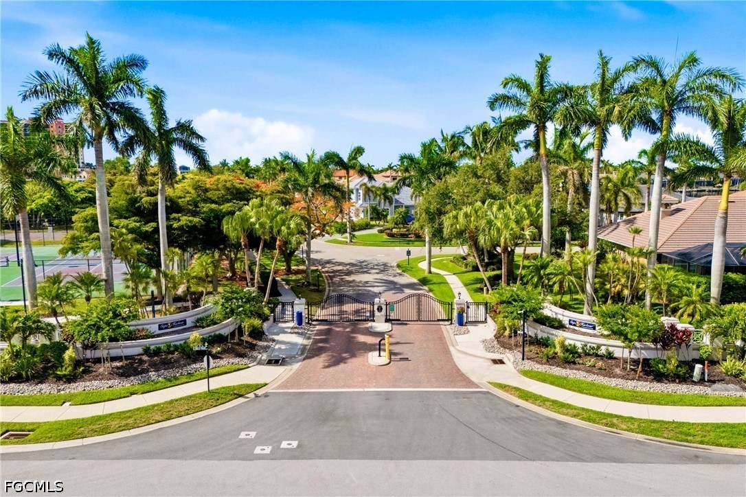 1817  Lagoon Lane