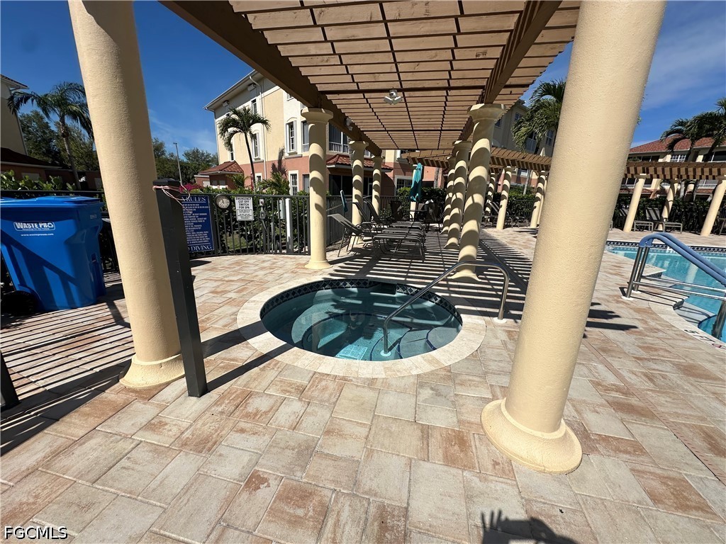 1101  Van Loon Commons Circle, Apt 205