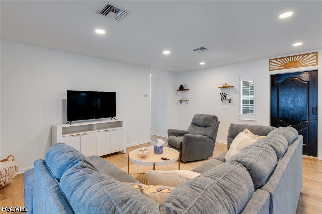 5118 York Court