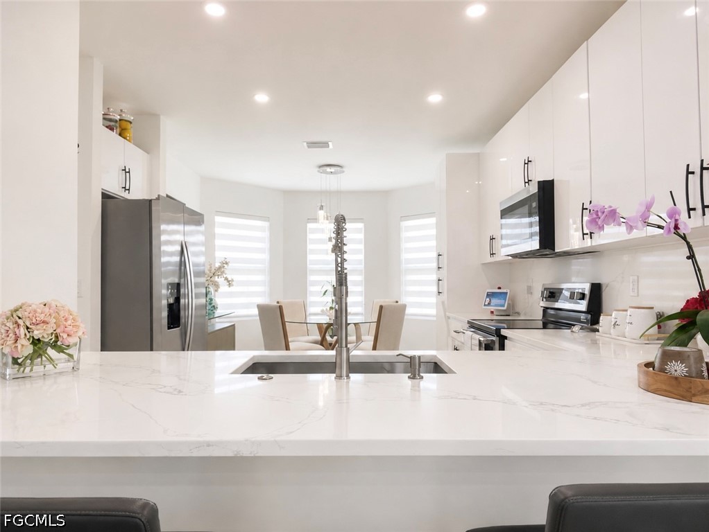 506 NW Juanita Court