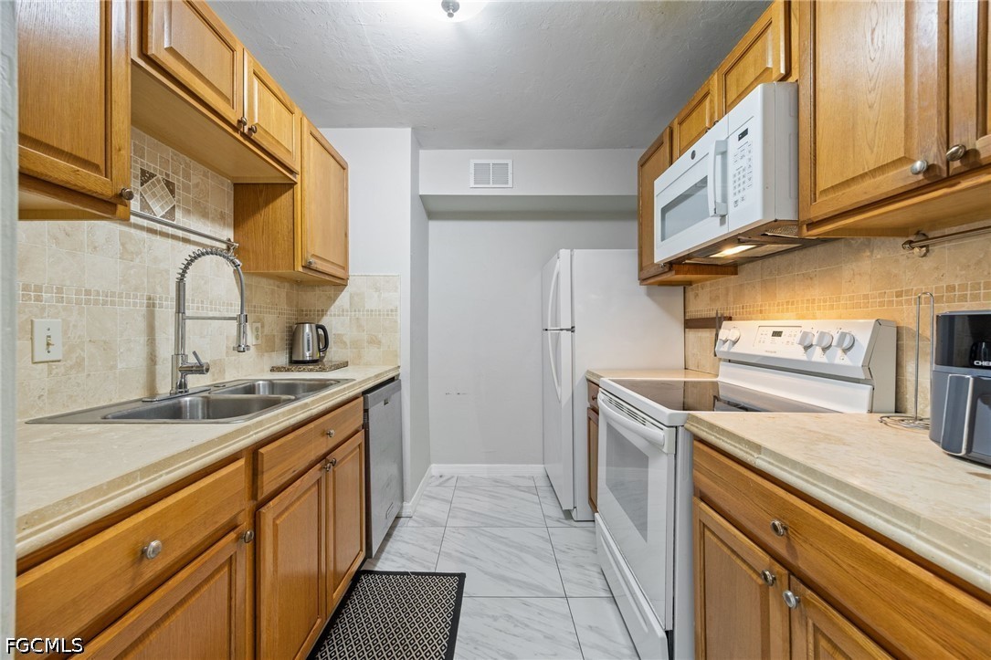 2828  Jackson Street, Apt B3