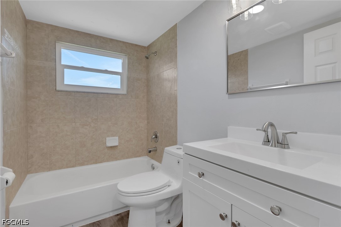 22/ 24 NW 15th Place