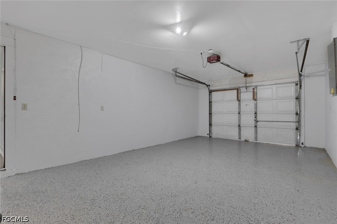 22/ 24 NW 15th Place