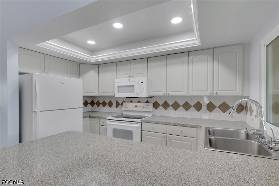 22/ 24 NW 15th Place