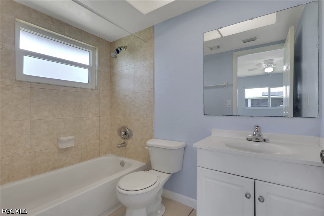 22/ 24 NW 15th Place