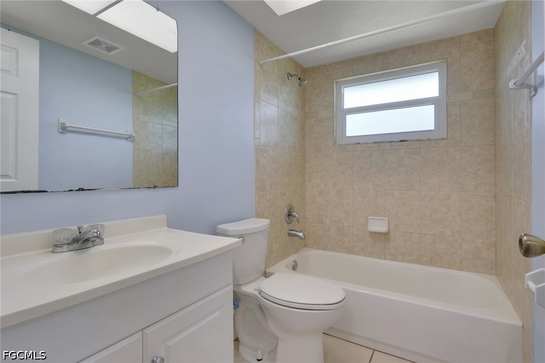 22/ 24 NW 15th Place