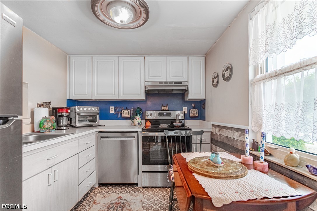 1580  Pine Valley Drive, Apt 103