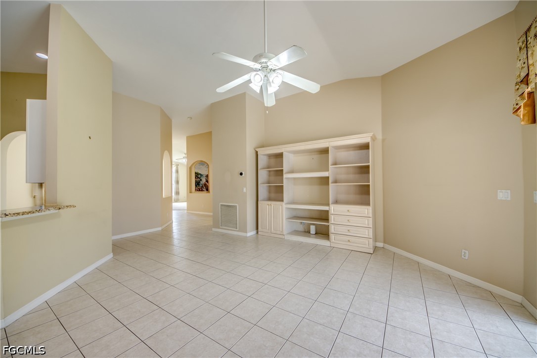 8904 Baytowne Loop
